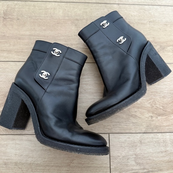 Chanel Turnlock Ankle Boots 40 - Picture 12 of 12